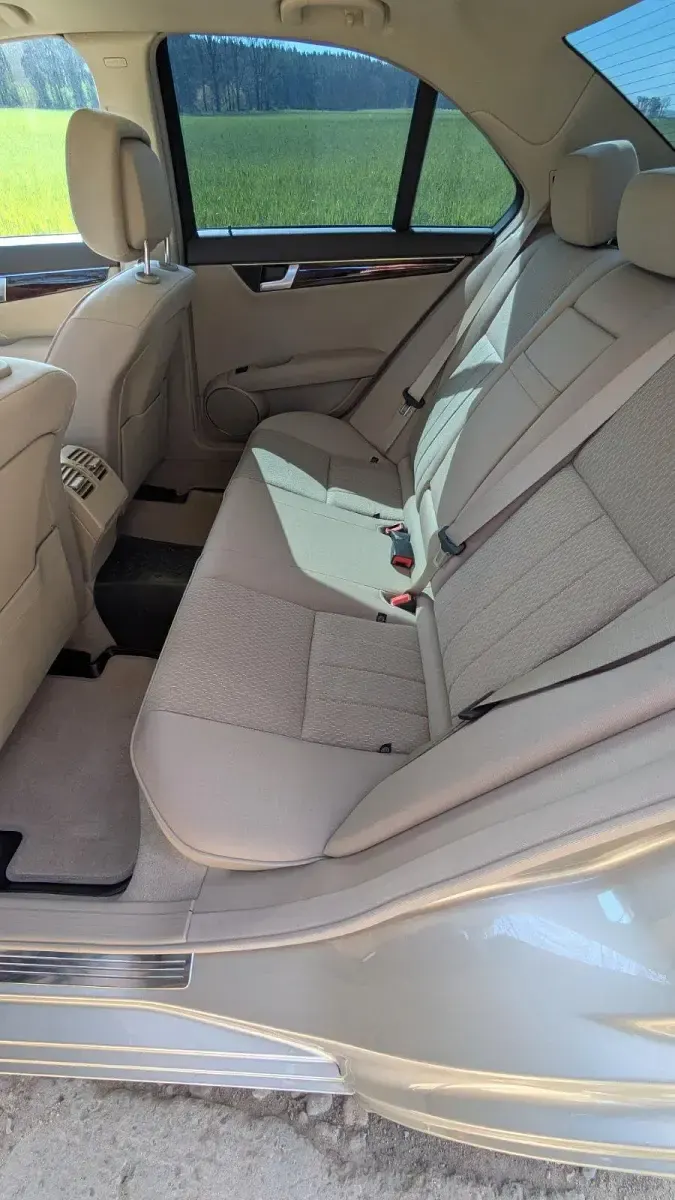 Gebraucht Mercedes C350 306 PS (225 kW) 2012 Gold Limousine