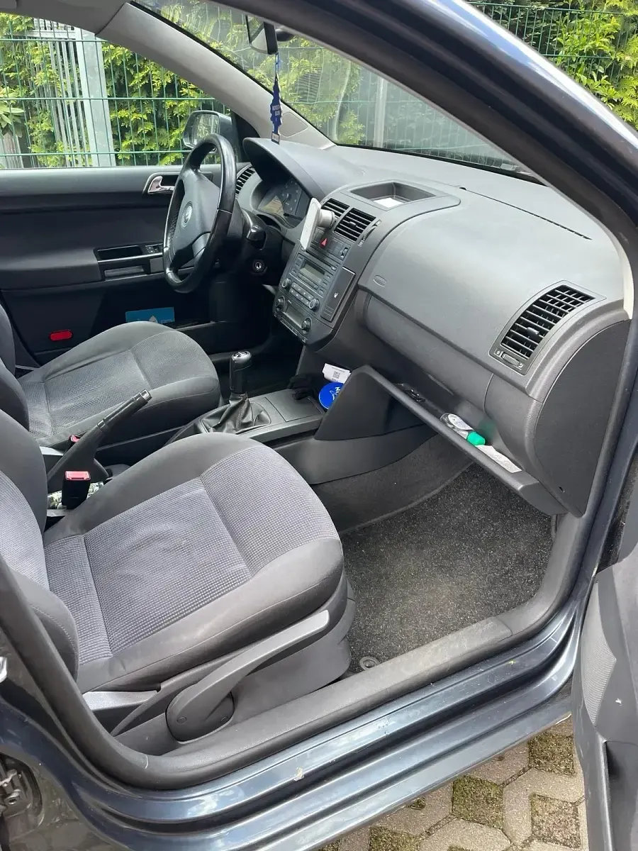 Gebraucht VW Polo 75 PS (55 kW) 2005 Grau Kleinwagen