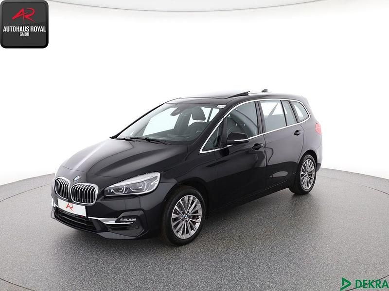 Saphirschwarz Gebraucht 2021 BMW 220 Gran Tourer Luxury Line Van / Kleinbus | 22.880 € (Fairer Preis) - Bild 1/4