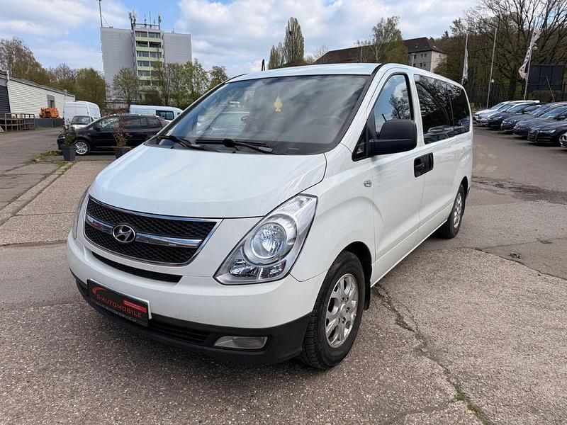 Gebraucht Hyundai H-1 163 PS (119 kW) 2010 Weiß Van / Kleinbus