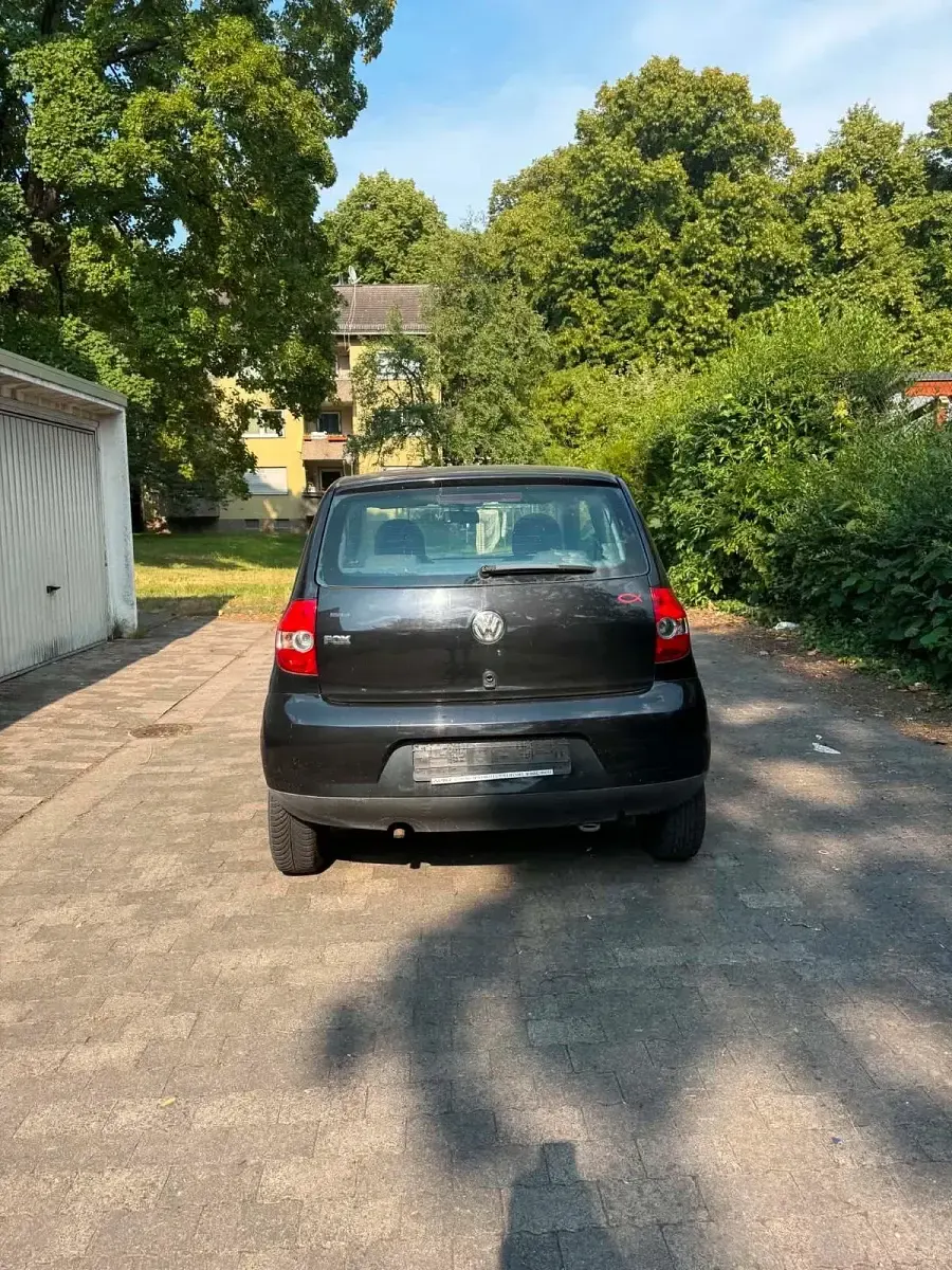 Gebraucht VW Fox 55 PS (40 kW) 2007 Schwarz Kleinwagen