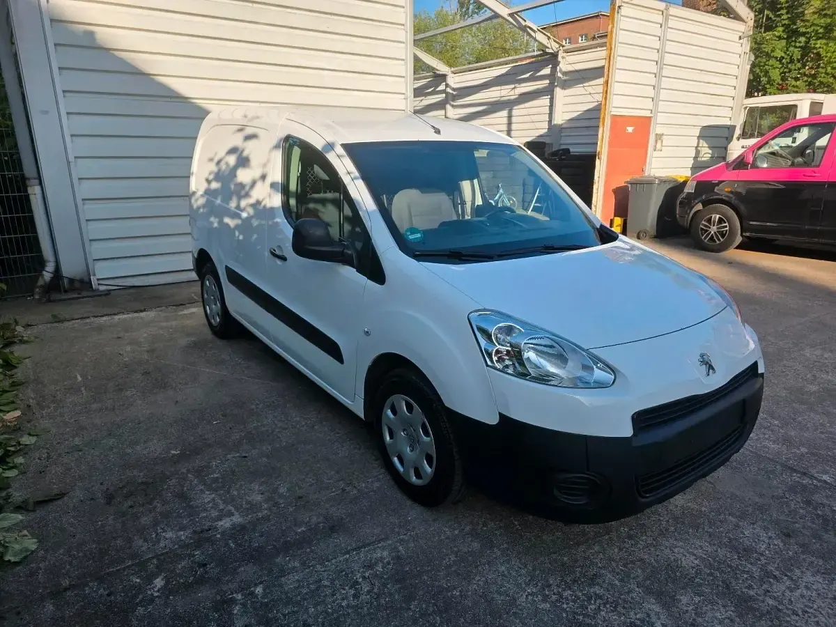 Gebraucht Peugeot Partner 75 PS (55 kW) 2015 Weiß Van / Kleinbus