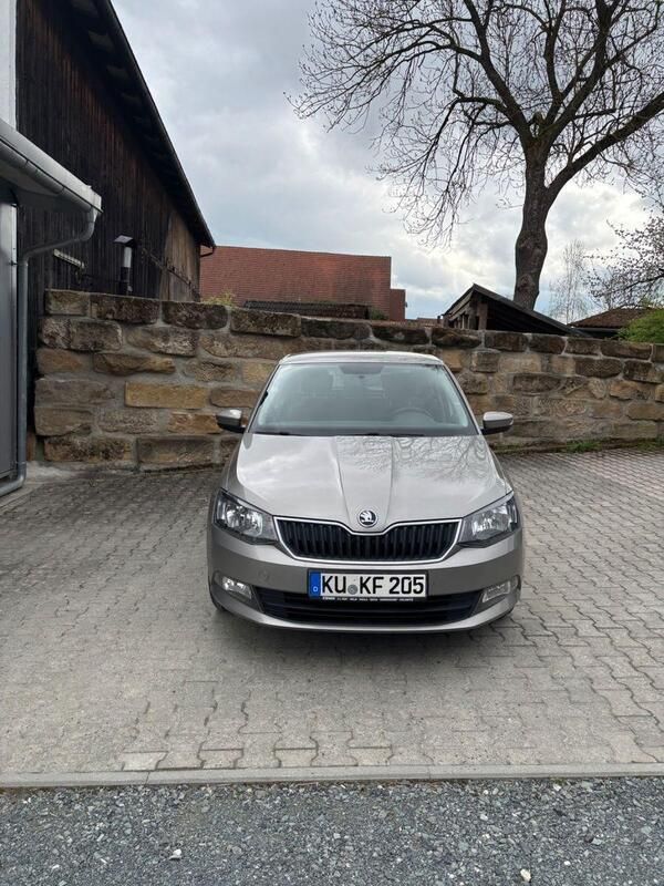 Grau Gebraucht 2017 Skoda Fabia Drive Kleinwagen | 8.000 € (Guter Preis) - Bild 1/4