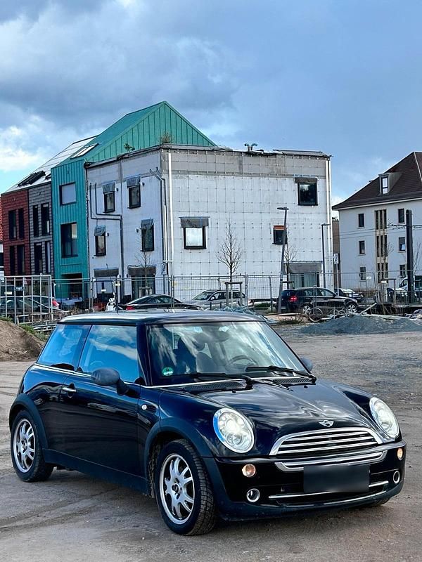Gebraucht Mini Cooper 90 PS (66 kW) 2005 Schwarz Kleinwagen