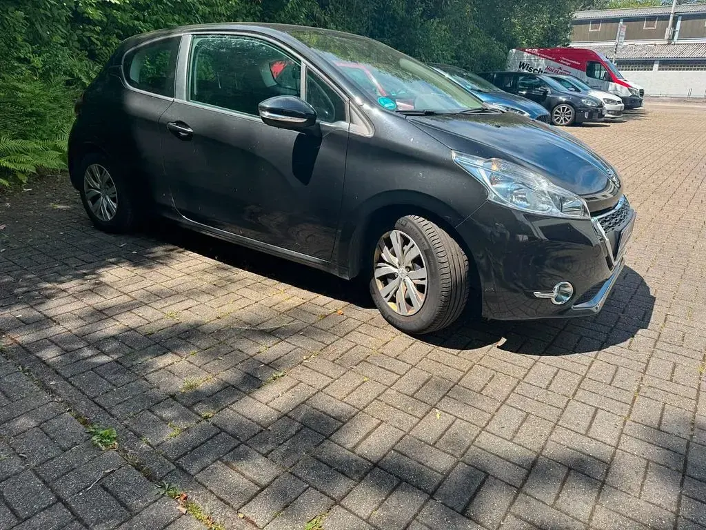 Gebraucht Peugeot 208 95 PS (69 kW) 2012 Kleinwagen