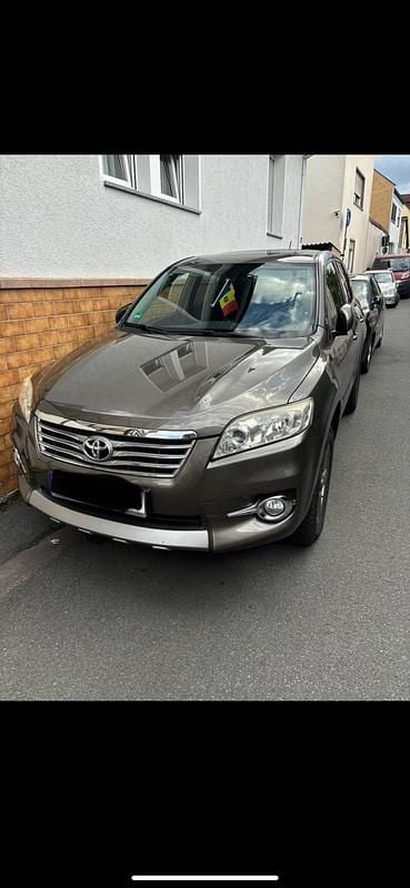 Braun Gebraucht 2012 Toyota RAV4 SUV | 7.800 € (Superpreis) - Bild 1/4