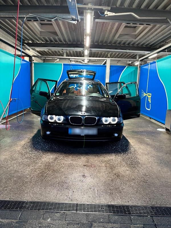 Gebraucht BMW 525 193 PS (141 kW) 2001 Schwarz Kombi