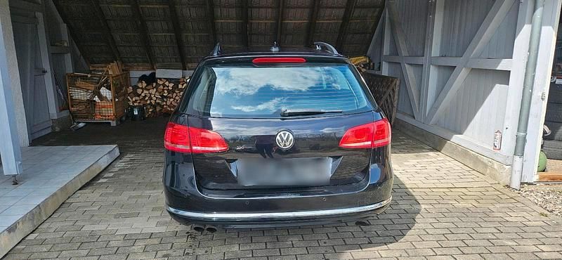 Gebraucht VW Passat 140 PS (102 kW) 2013 Schwarz Kombi