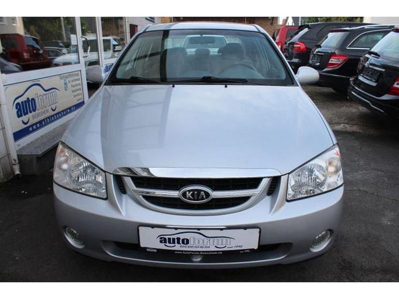 Gebraucht Kia Cerato EX 143 PS (105 kW) 2006 Silber Limousine