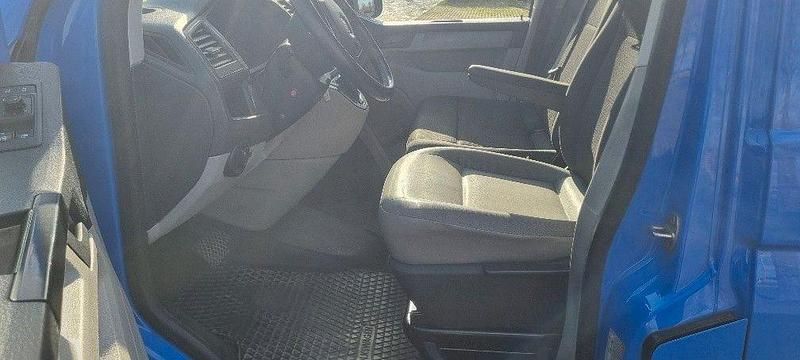 Gebraucht VW Caravelle 150 PS (110 kW) 2016 Blau Van / Kleinbus