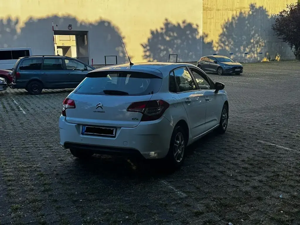 Gebraucht Citroën C4 99 PS (72 kW) 2012 Weiß Limousine