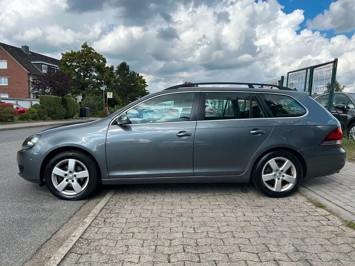 Gebraucht VW Golf VI Comfortline 105 PS (77 kW) 2010 Grau Kombi
