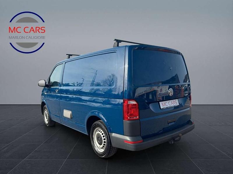 Gebraucht VW Transporter 84 PS (61 kW) 2016 Deep ocean blue Van