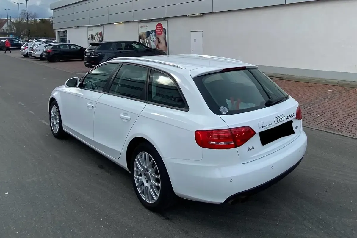 Używany Audi A4 Attraction 160 KM (117 kW) 2008 Biały Kombi