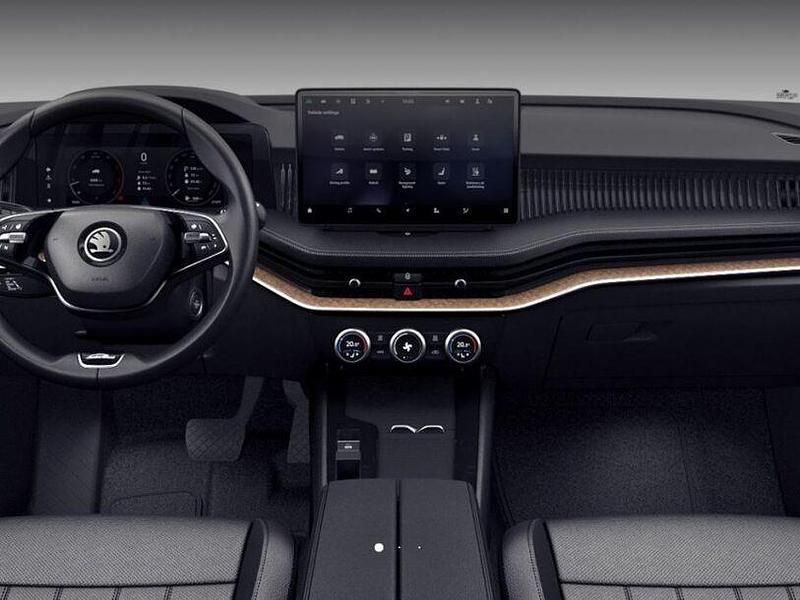 Gebraucht Skoda Superb LAURIN & KLEMENT 150 PS (110 kW) 2025 Schwarz Kombi