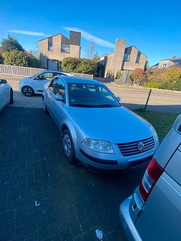 Gebraucht VW Passat 106 PS (77 kW) 2001 Silber Limousine