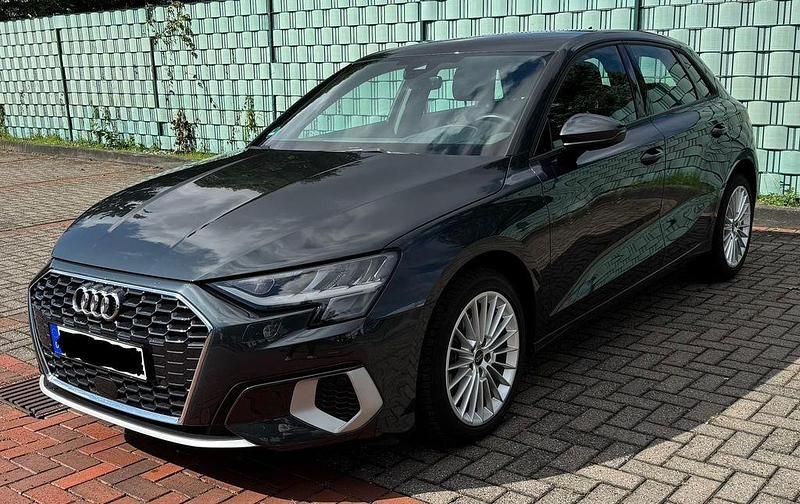 Gebraucht Audi A3 Ambiente 116 PS (85 kW) 2022 Grau Limousine