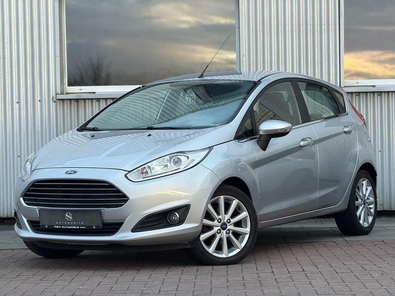 Gebraucht Ford Fiesta Titanium 125 PS (91 kW) 2017 Polarsilber metallic Limousine