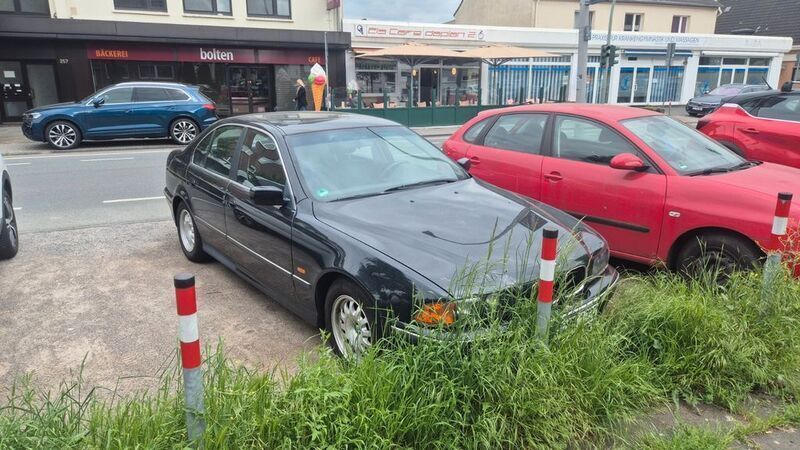 Schwarz Gebraucht 1998 BMW 520 Limousine | 1.200 € (Guter Preis) - Bild 1/4