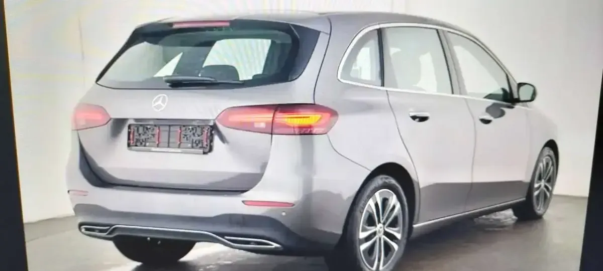 Gebraucht Mercedes B200 Advanced 163 PS (119 kW) 2024 Silber Kleinwagen