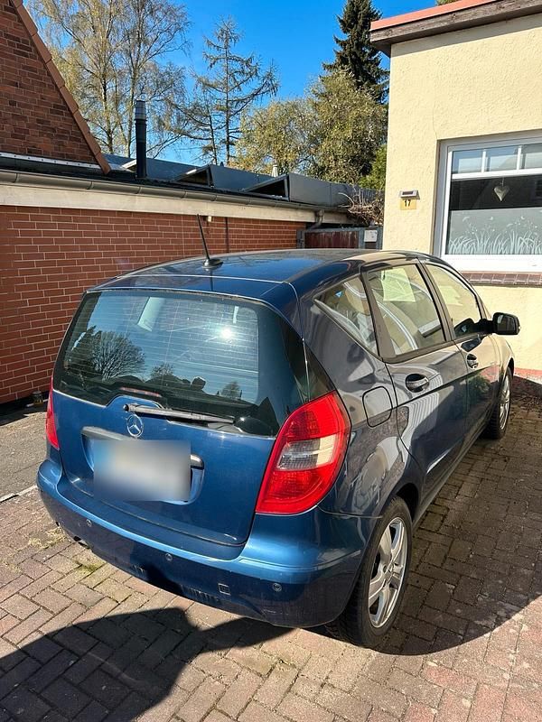 Gebraucht Mercedes A160 95 PS (69 kW) 2012 Blau Kleinwagen