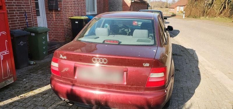 Gebraucht Audi A4 101 PS (74 kW) 1997 Rot Limousine
