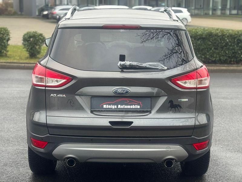 Gebraucht Ford Kuga Titanium 150 PS (110 kW) 2016 Grau SUV