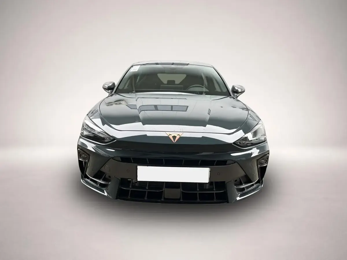 Gebraucht Cupra Leon VZ 300 PS (220 kW) 2025 Manufacturer Limousine
