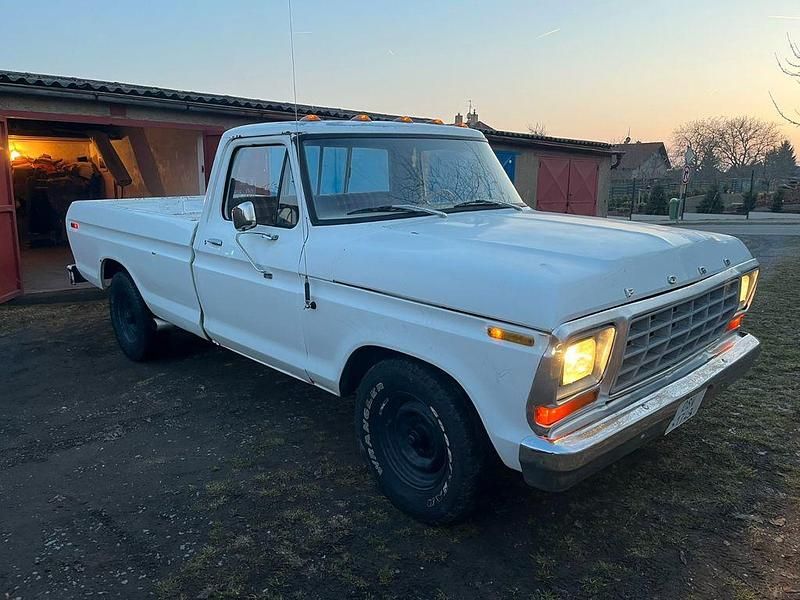 Gebraucht Ford V8 230 PS (169 kW) 1978 Weiß SUV