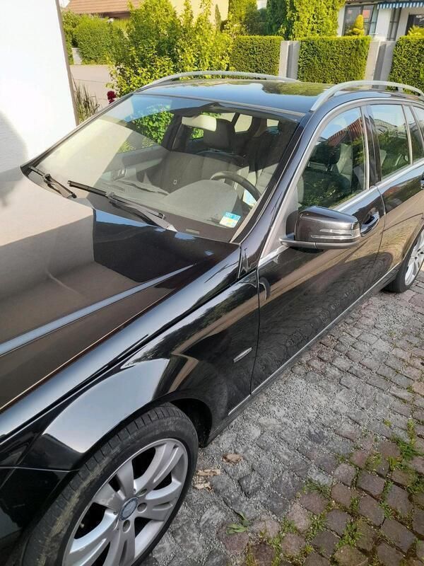 Schwarz Gebraucht 2009 Mercedes 200 Kombi | 8.000 € - Bild 1/4