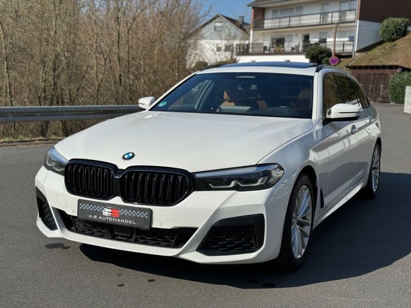 Weiß Gebraucht 2022 BMW 530 M Sport Limousine | 29.490 € (Superpreis) - Bild 1/4