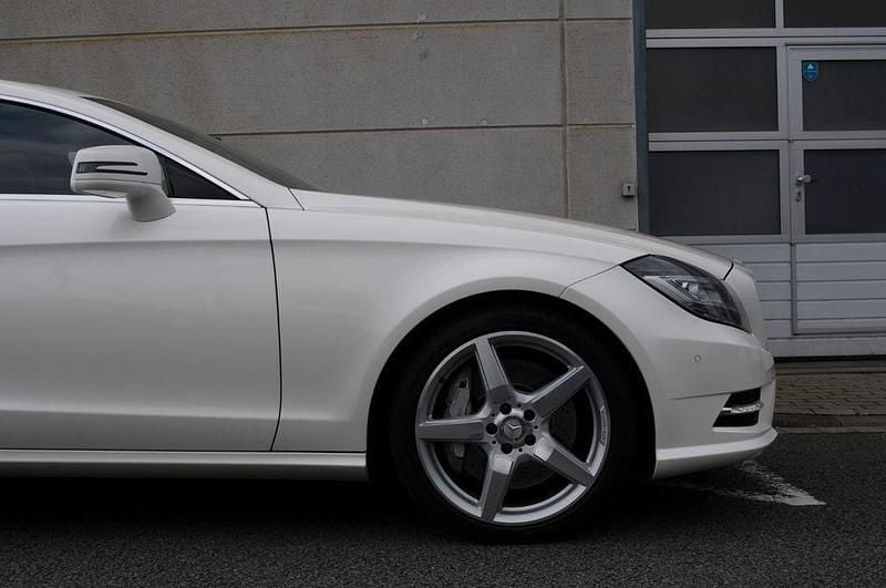 Weiß Gebraucht 2012 Mercedes CLS500 Shooting Brake AMG Kombi | 26.500 € (Guter Preis) - Bild 1/4