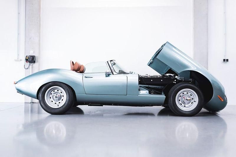 Second-hand Jaguar E-Type 298 CP (219 kW) 1965 Albastru Cabrio