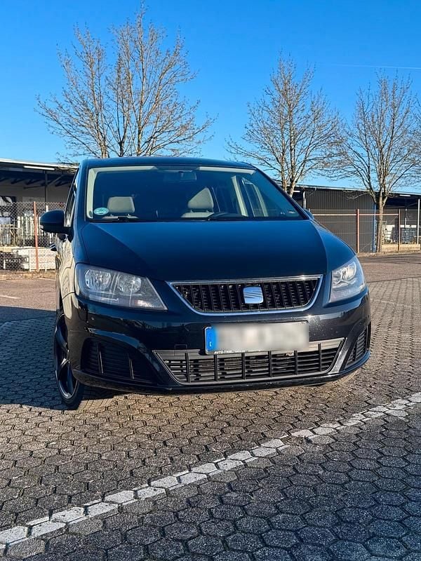 Schwarz Gebraucht 2013 Seat Alhambra Van / Kleinbus | 8.000 € (Guter Preis) - Bild 1/4