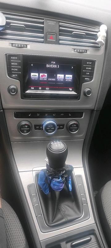 Silber Gebraucht 2014 VW Golf VII Kombi | 8.200 € (Guter Preis) - Bild 1/4