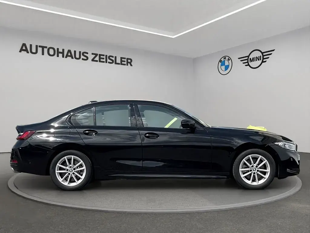 Gebraucht BMW 330 184 PS (135 kW) 2024 Schwarz Limousine