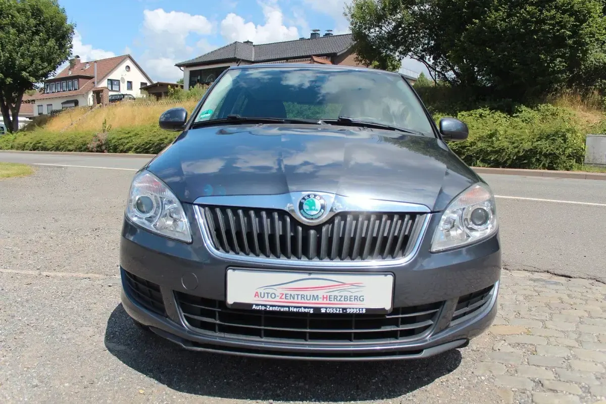Gebraucht Skoda Fabia Family 60 PS (44 kW) 2011 Grau Kombi