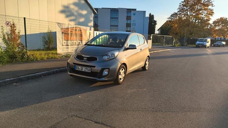 Beige Gebraucht 2012 Kia Picanto Edition 7 Kleinwagen | 3.250 € (Guter Preis) - Bild 1/4