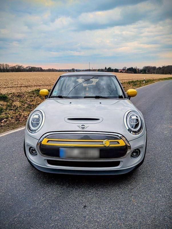 Gebraucht Mini Cooper SE 135 kW (184 PS) 2020 Weiß Kleinwagen