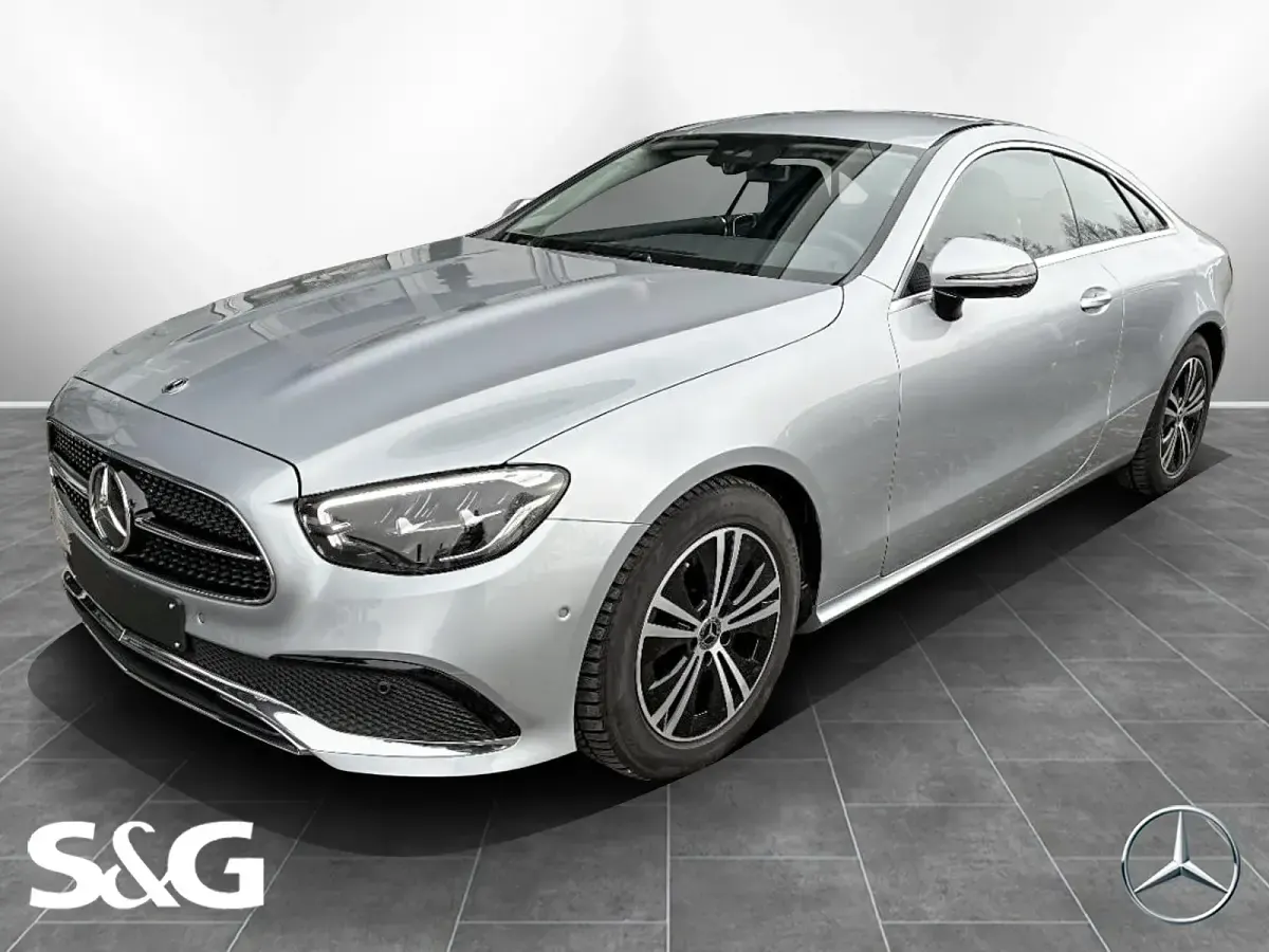 Gebraucht Mercedes E200 Avantgarde 197 PS (144 kW) 2022 Coupé