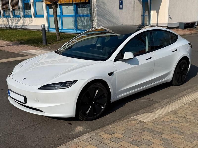 Gebraucht Tesla Model 3 RWD 208 kW (283 PS) 2023 Weiß Limousine