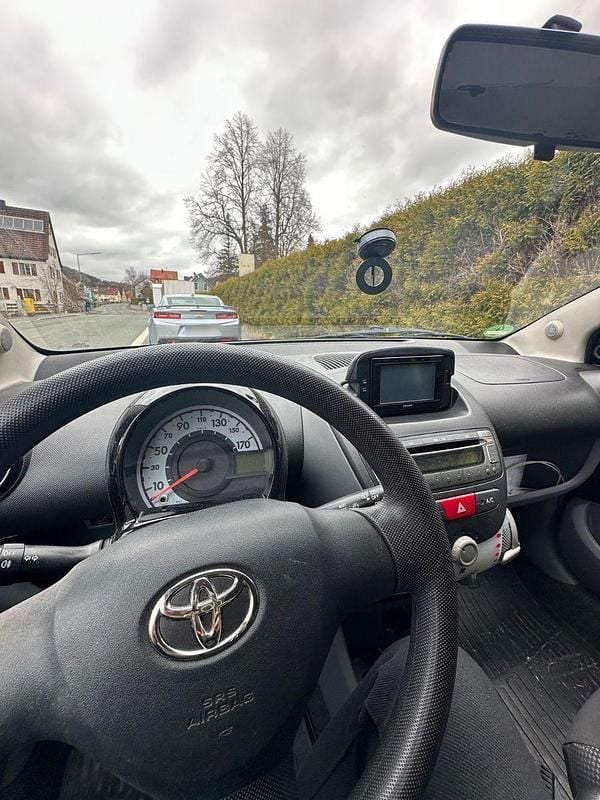 Gebraucht Toyota Aygo City 68 PS (50 kW) 2011 Schwarz Kleinwagen