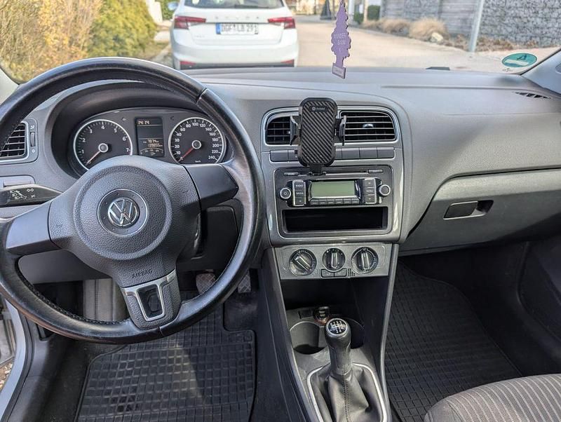 Gebraucht VW Polo Comfortline 86 PS (63 kW) 2011 Silber Kleinwagen