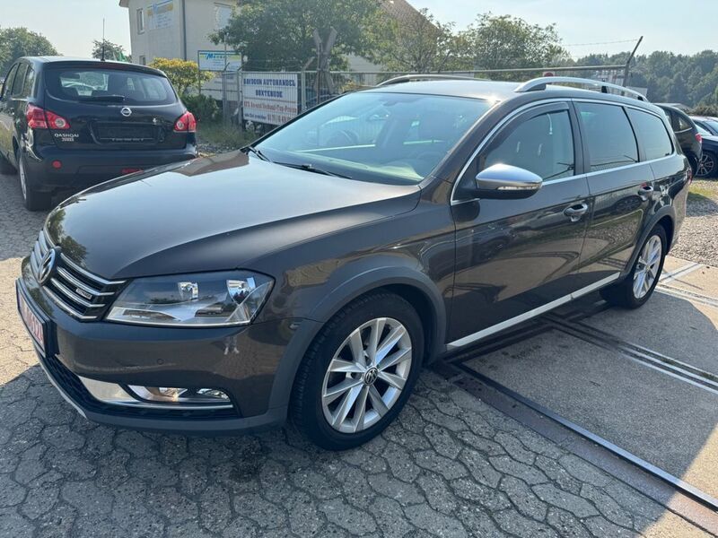 Braun Gebraucht 2012 VW Passat Alltrack Kombi | 9.499 € (Guter Preis) - Bild 1/4