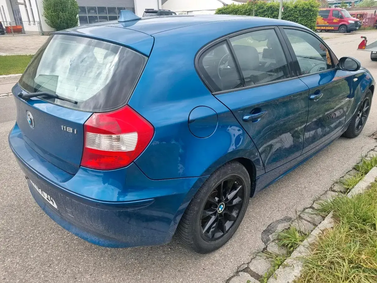 Gebraucht BMW 118 129 PS (94 kW) 2005 Blau Kleinwagen