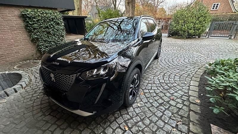 Schwarz Gebraucht 2021 Peugeot 2008 Allure SUV | 18.790 € (Fairer Preis) - Bild 1/4