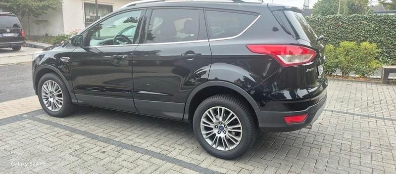 Gebraucht Ford Kuga Titanium 140 PS (102 kW) 2013 Schwarz SUV