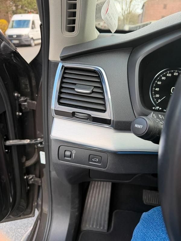 Second-hand Volvo XC90 190 CP (139 kW) 2019 Maro SUV