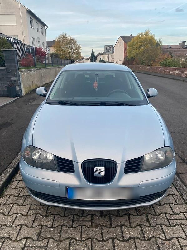 Blau Gebraucht 2005 Seat Ibiza Kleinwagen | 450 € (Guter Preis) - Bild 1/4