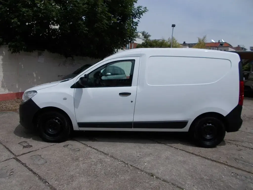 Gebraucht Dacia Dokker 102 PS (75 kW) 2018 Weiß Van / Kleinbus